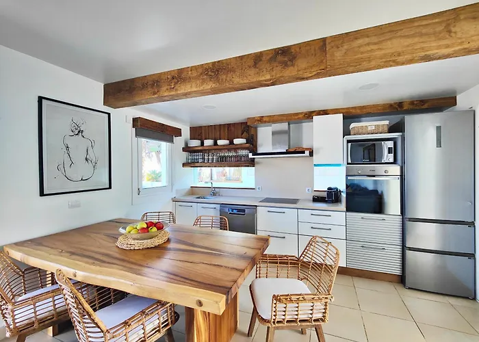 Viento House Вилла *