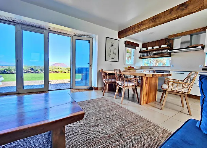 Viento House Вилла Коральео